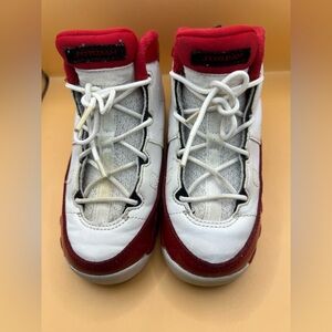 Red & White Jordan retro 9 Size 10c